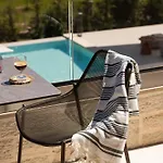 Reveli Aparthotel