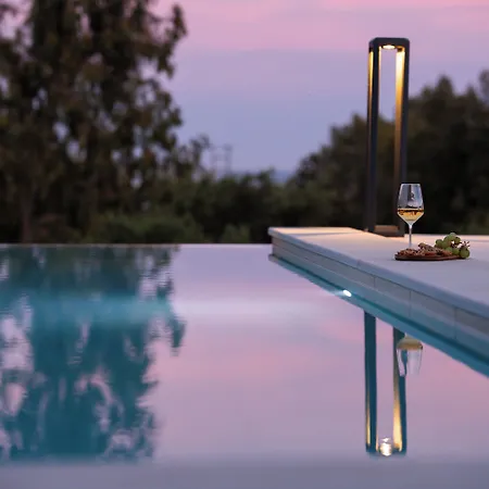 アパートホテル Reveli 4*