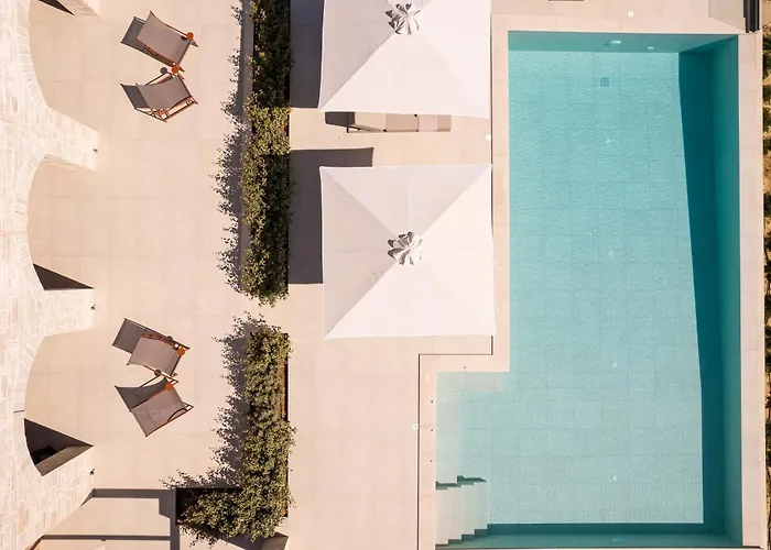 Reveli Aparthotel 4*