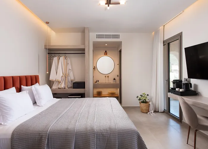 Reveli Aparthotel 4*